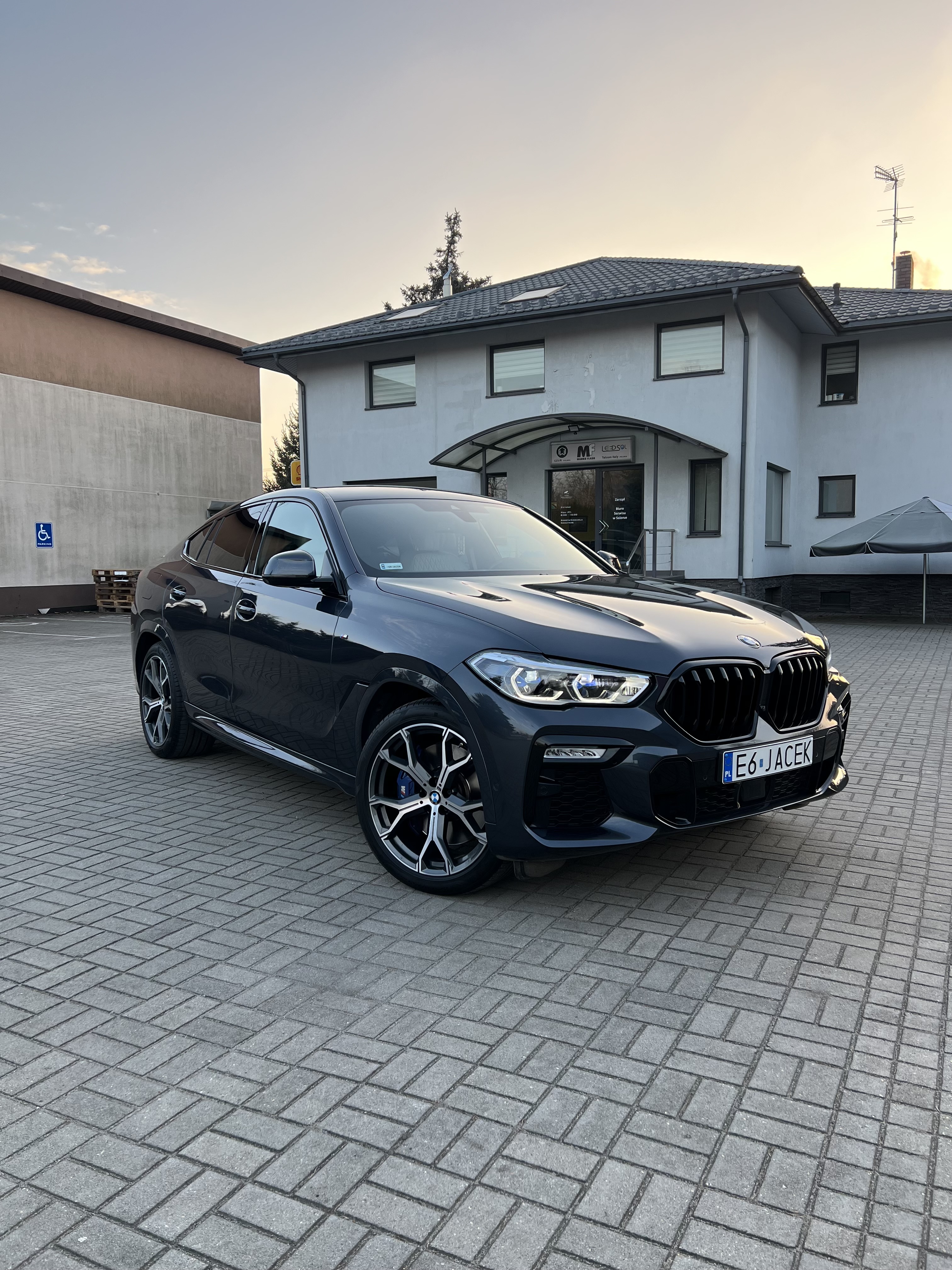 Realizacja Golden Garage 6